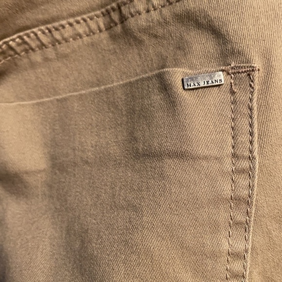 Fitted Max Studio “jeans” - Picture 2 of 5